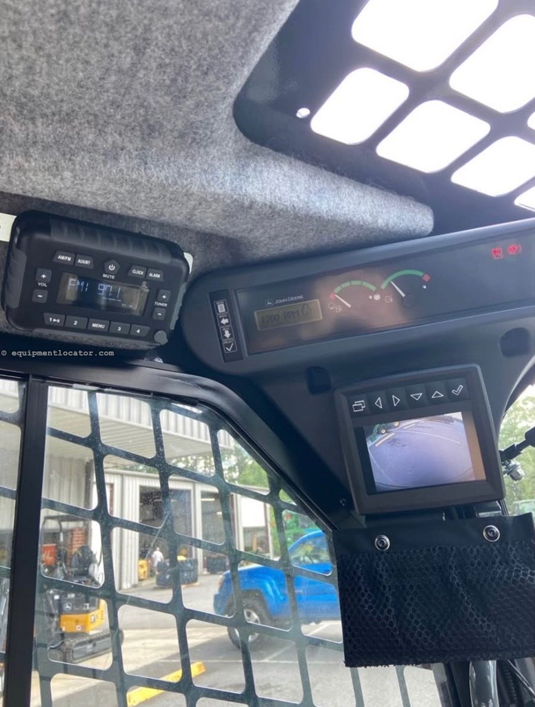 2025 John Deere 325G Image 10