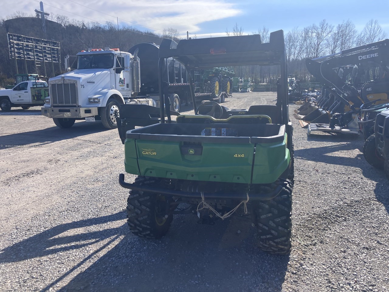 2021 John Deere 590M Image 3