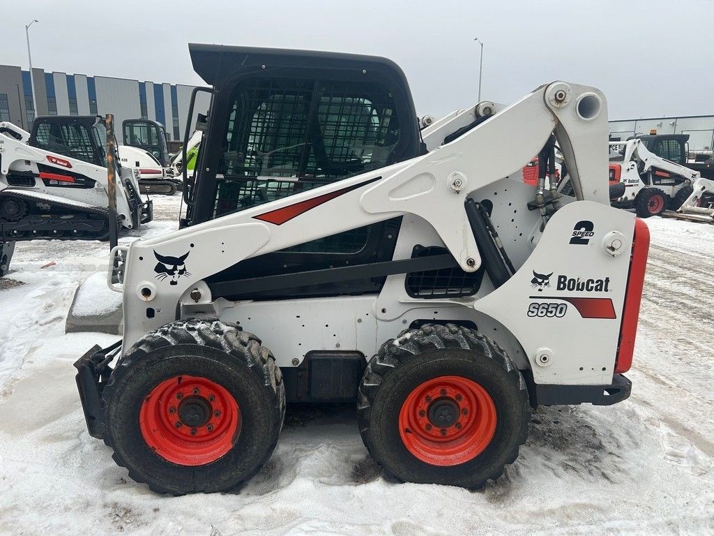 2016 Bobcat S650 Image 2
