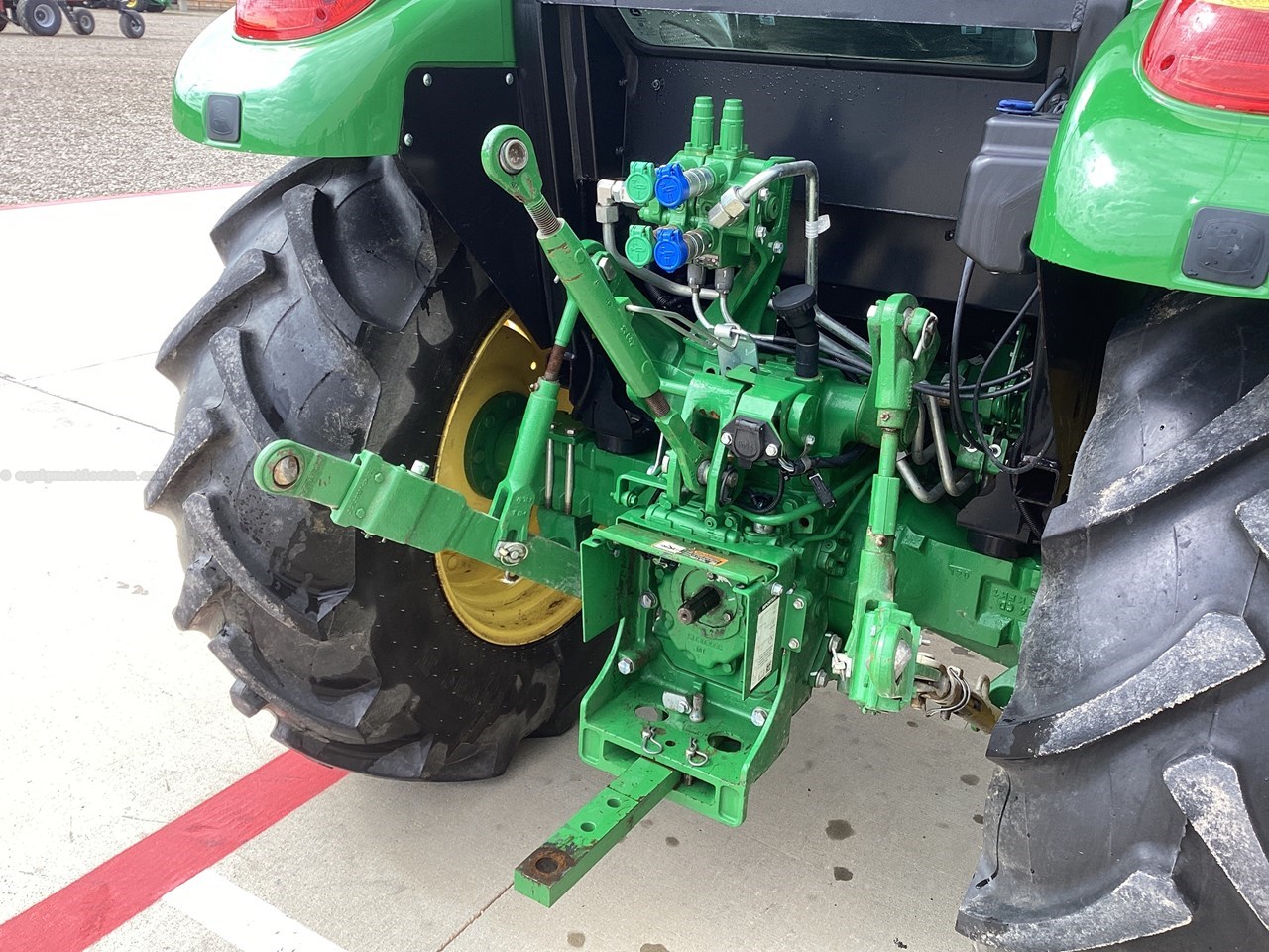 2024 John Deere 5100E Image 10