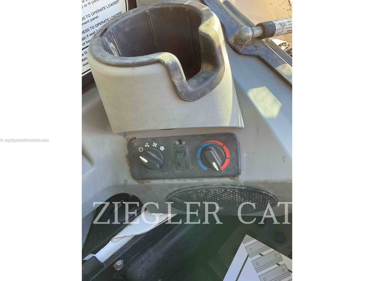 2018 Bobcat T630 Image 11