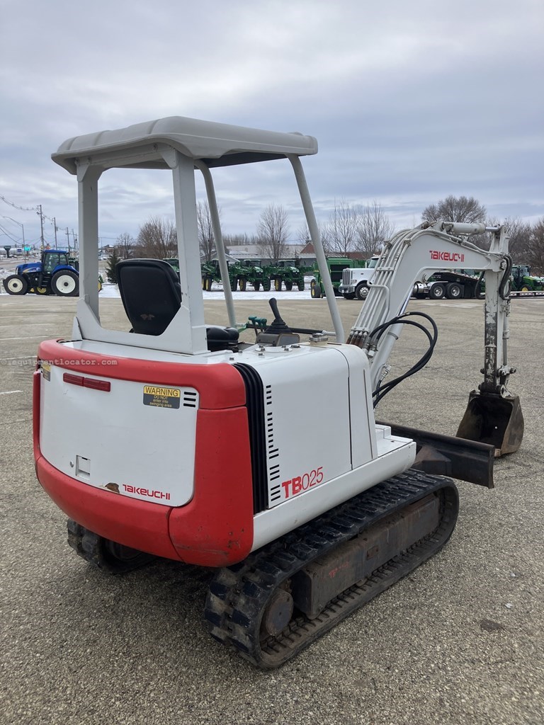 1999 Takeuchi TB025 Image 4