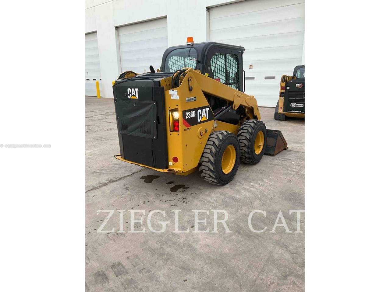 2019 Caterpillar 236D Image 3