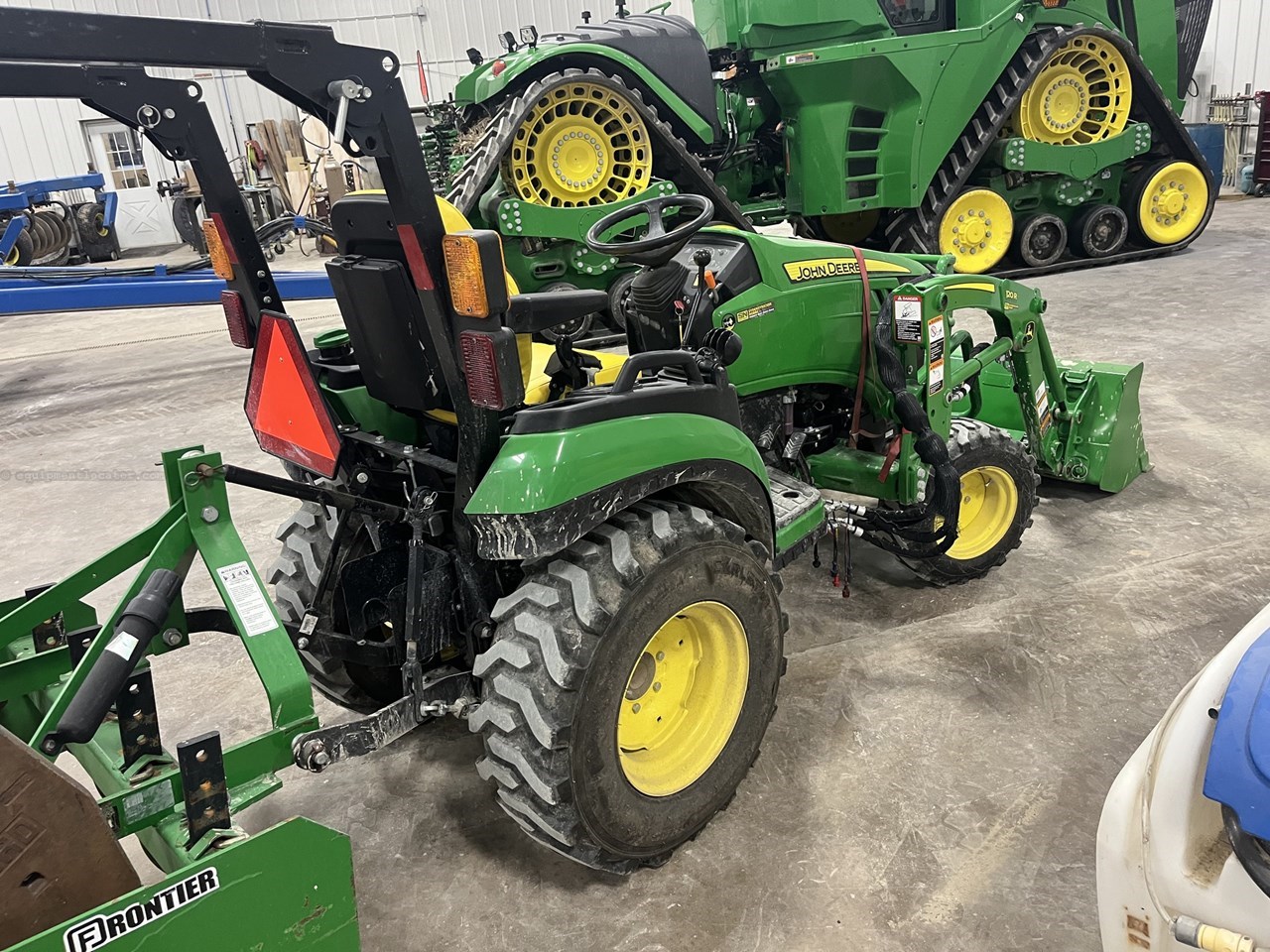 2024 John Deere 2025R Image 10