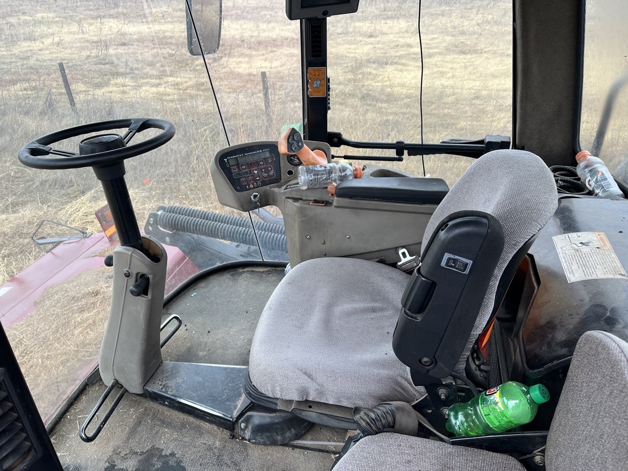 2010 MacDon M200 Image 4