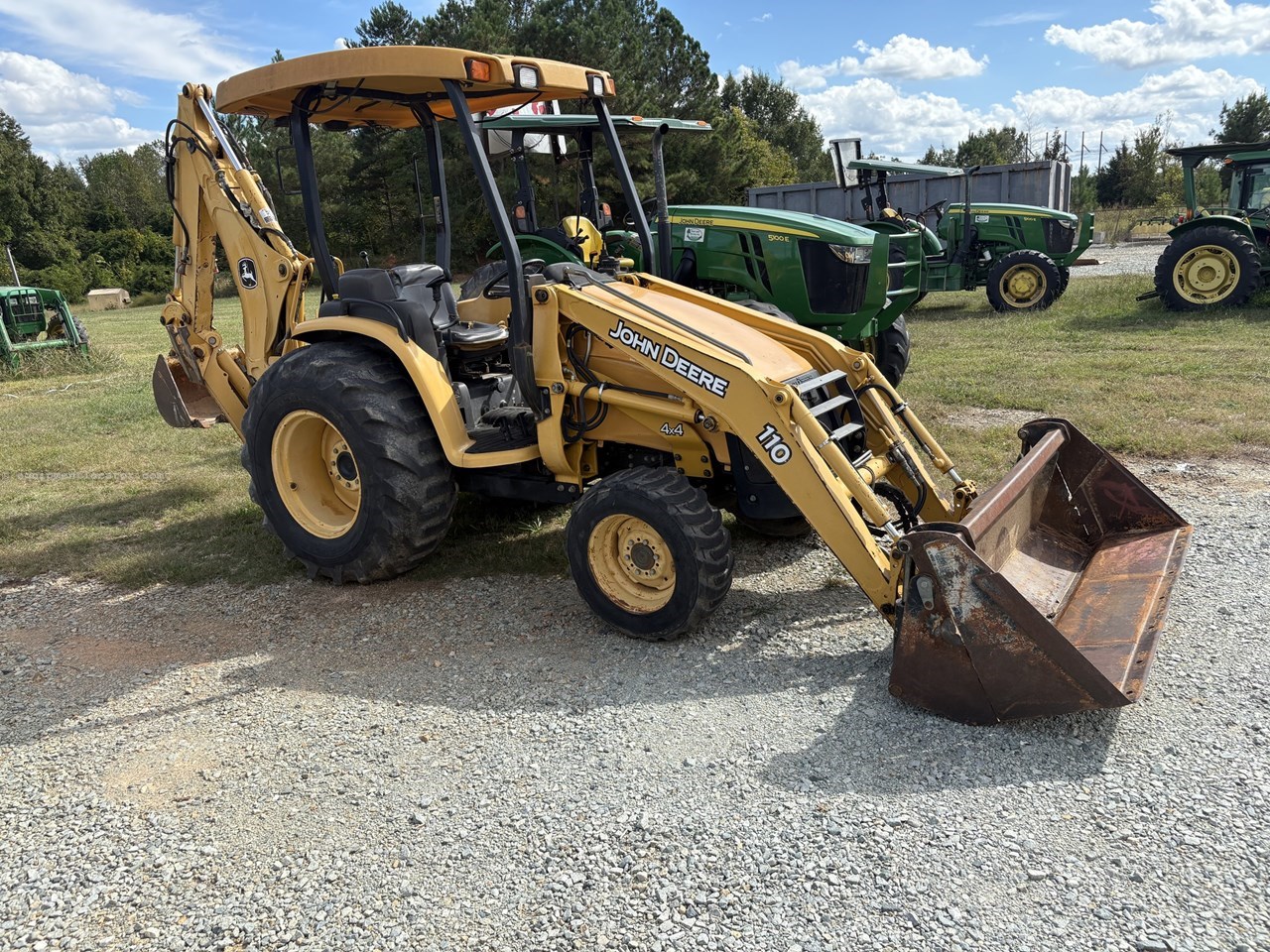 John Deere 110TLB Image 3