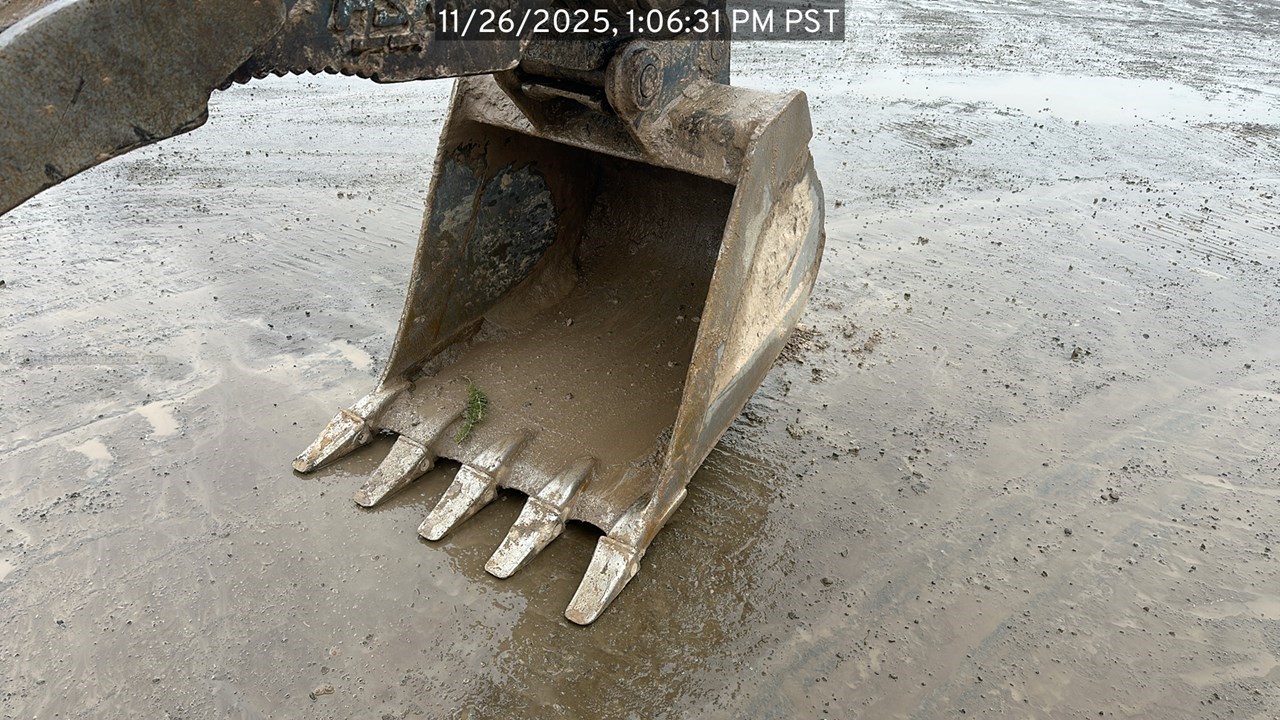 2020 Hitachi ZX135 Image 10