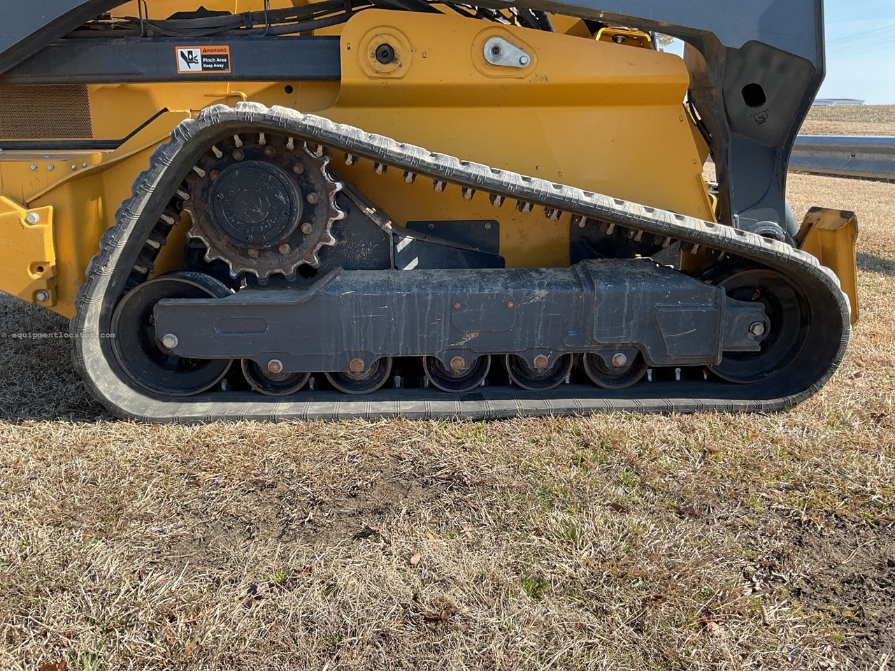 2021 John Deere 331G Image 10