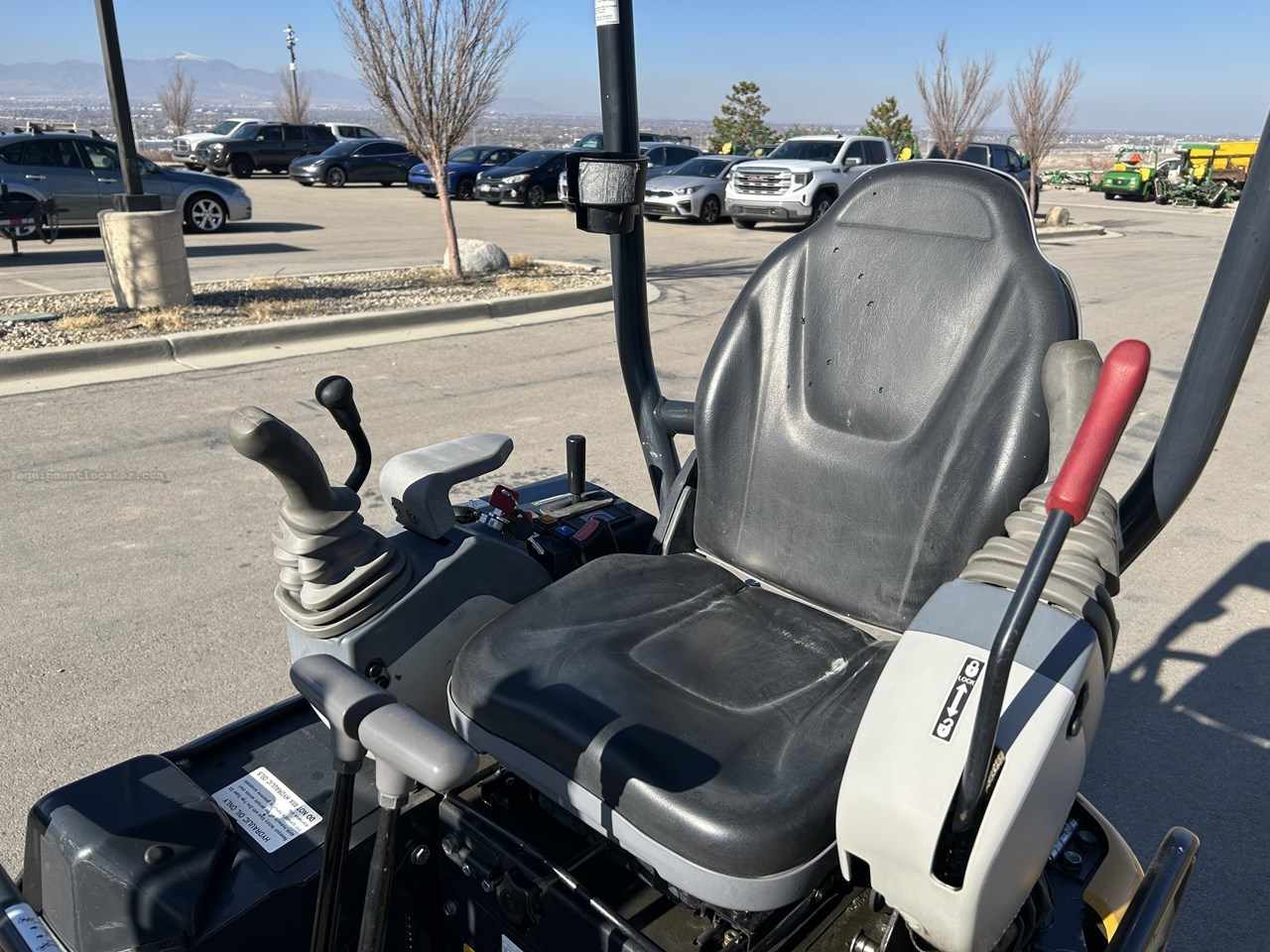 2021 John Deere 17G Image 10