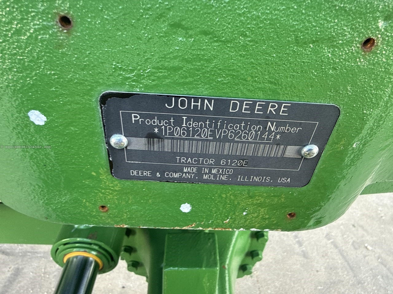 2023 John Deere 6120E Image 30