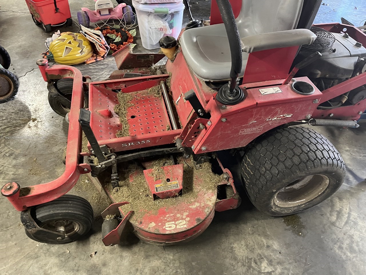 2004 Country Clipper SR355 Image 2