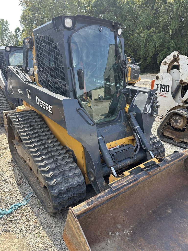 2023 John Deere 325G Image 4