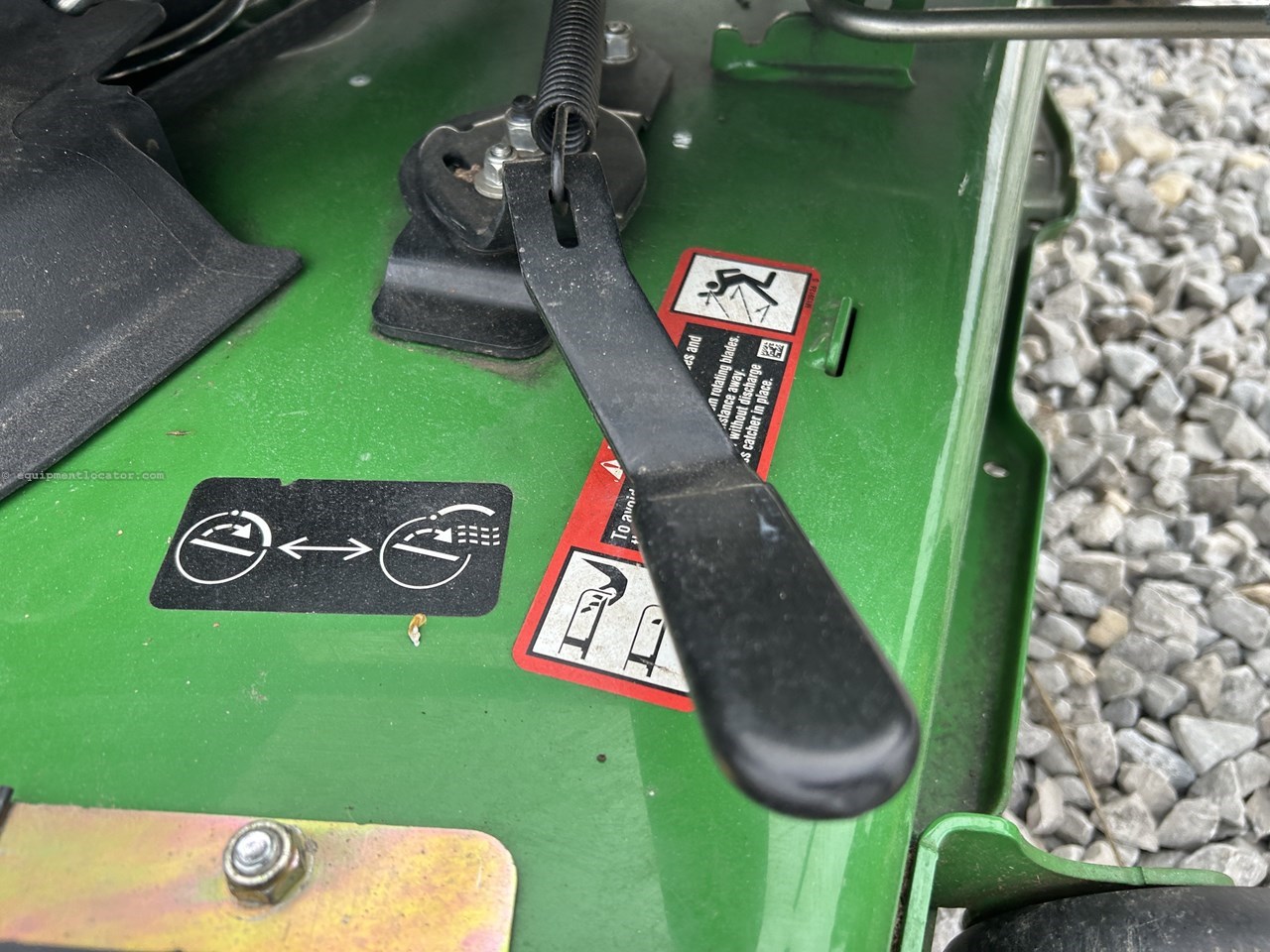 2024 John Deere Z330R Image 10