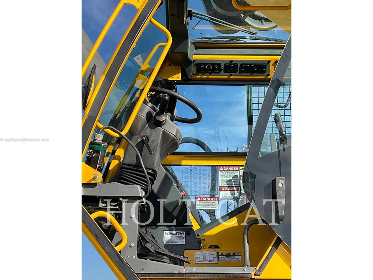 2014 Grove RT 880E Image 5