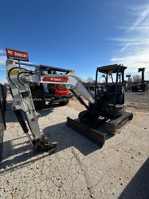 2022 Bobcat E35 Image 2