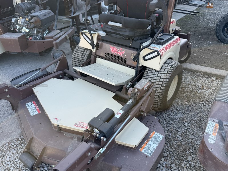 2024 Grasshopper 727EFI Image 4