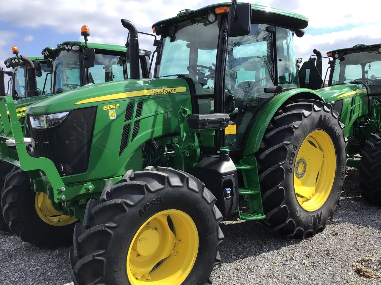 2025 John Deere 6135E Image 4