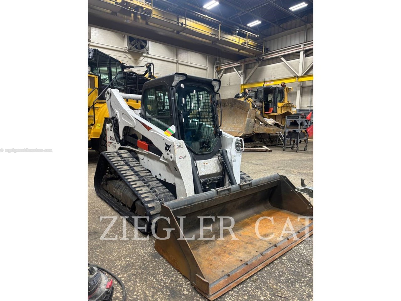 2019 Bobcat T870 Image 2