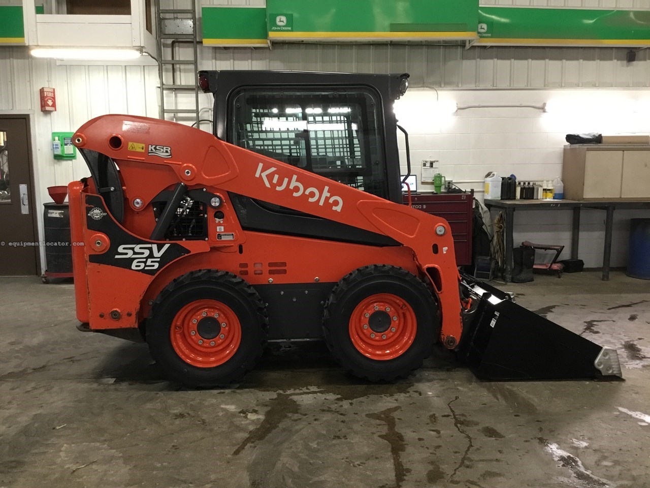 2022 Kubota SSV65 Image 3