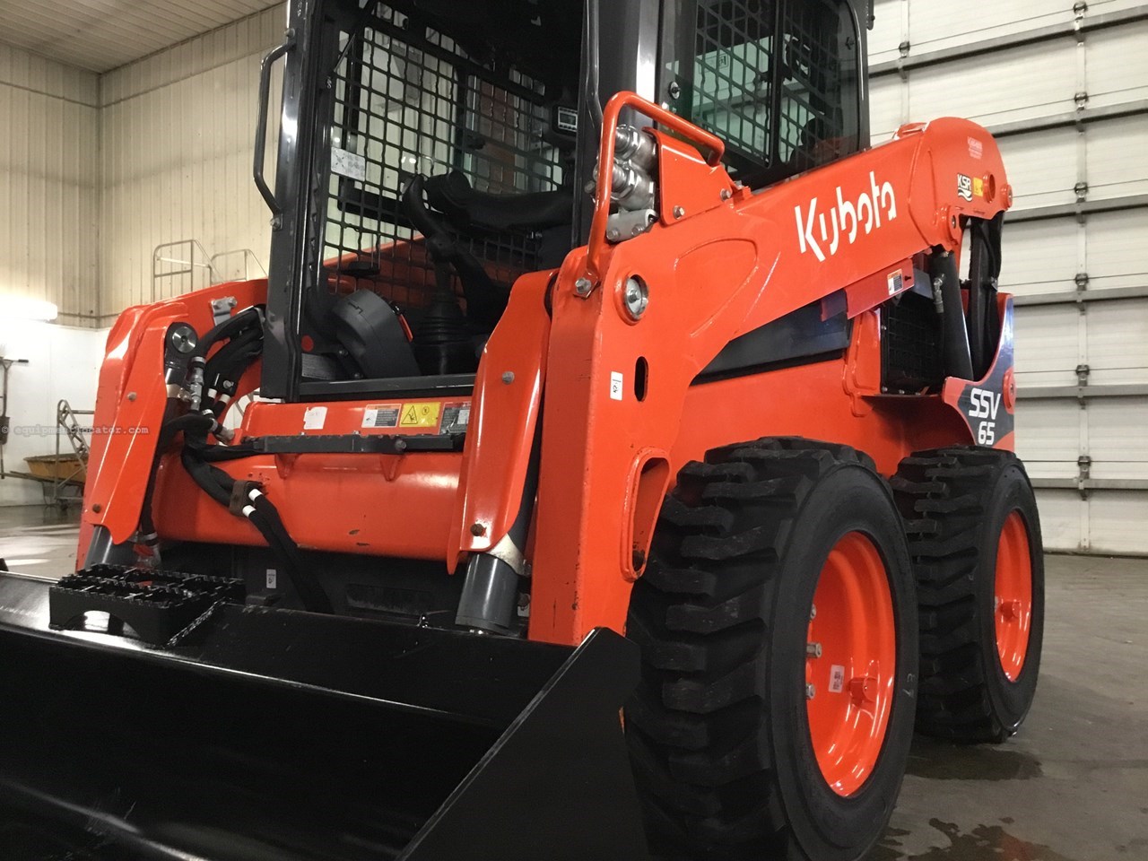 2022 Kubota SSV65 Image 4