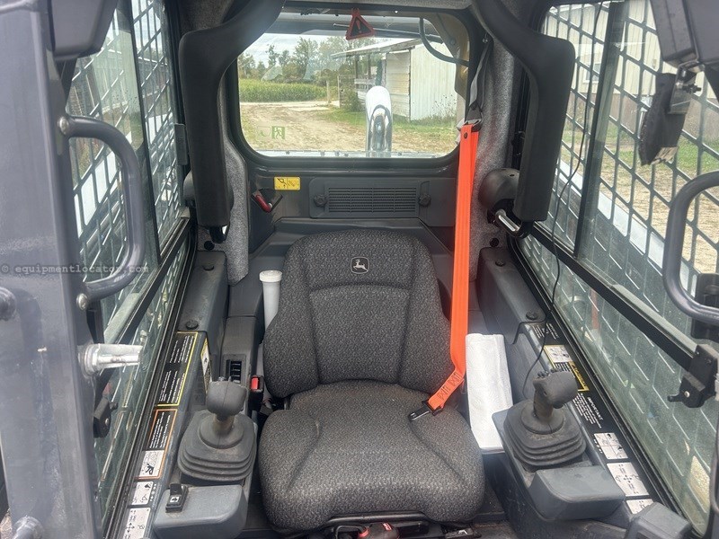 2024 John Deere 333G Image 10