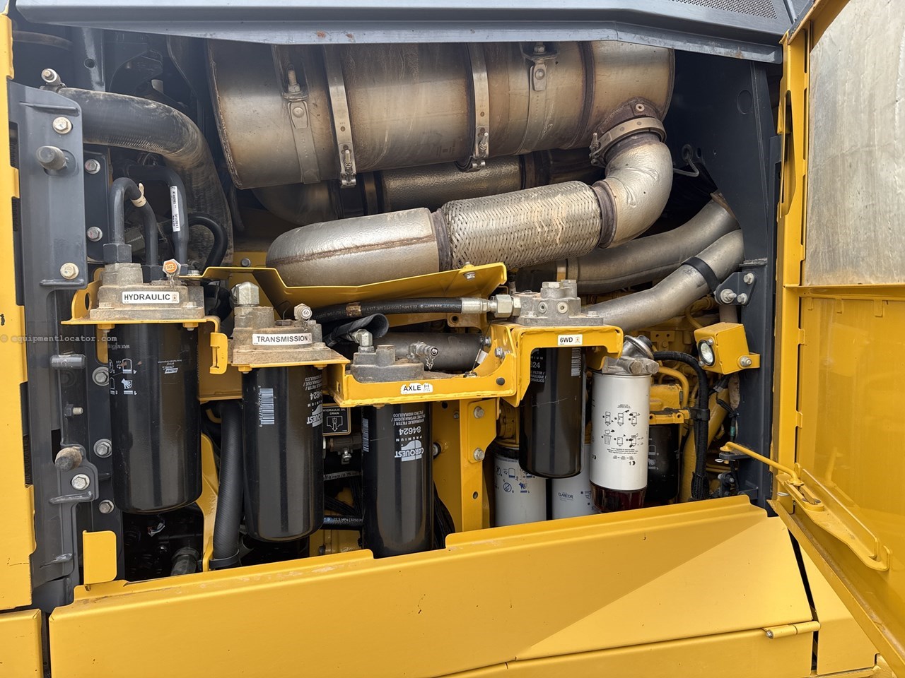 2017 John Deere 672G Image 11