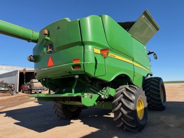 2012 John Deere S680 Image 2