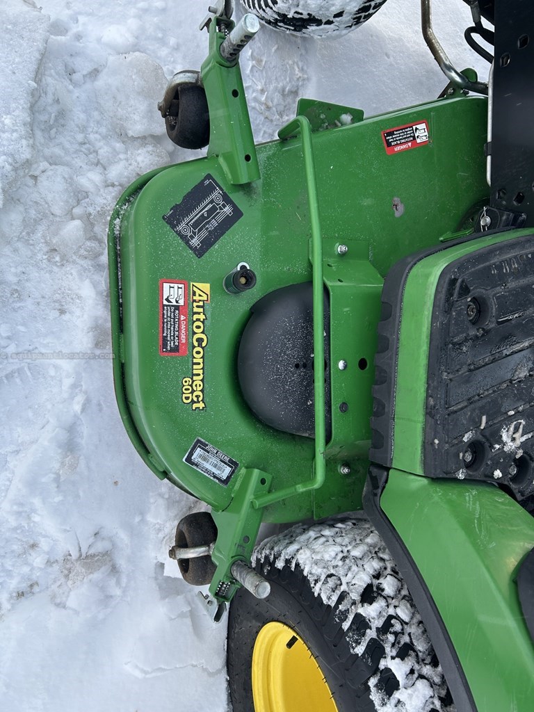 2016 John Deere 1025R Image 4