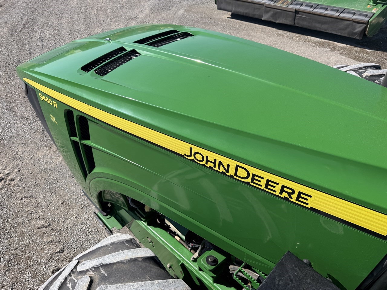 2014 John Deere 9460R Image 32