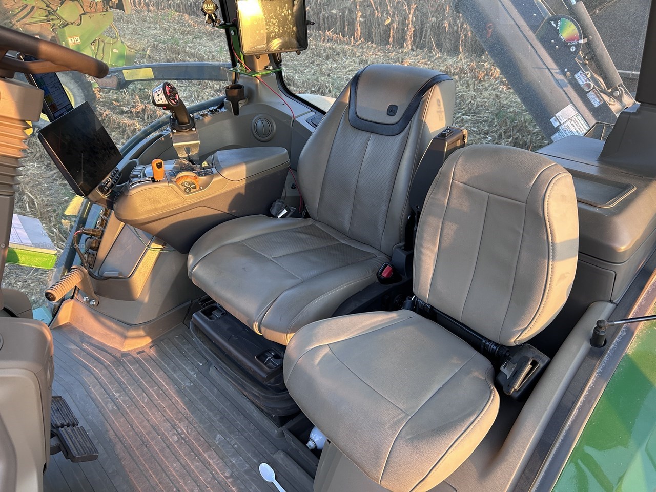 2024 John Deere 8R 410 Image 20