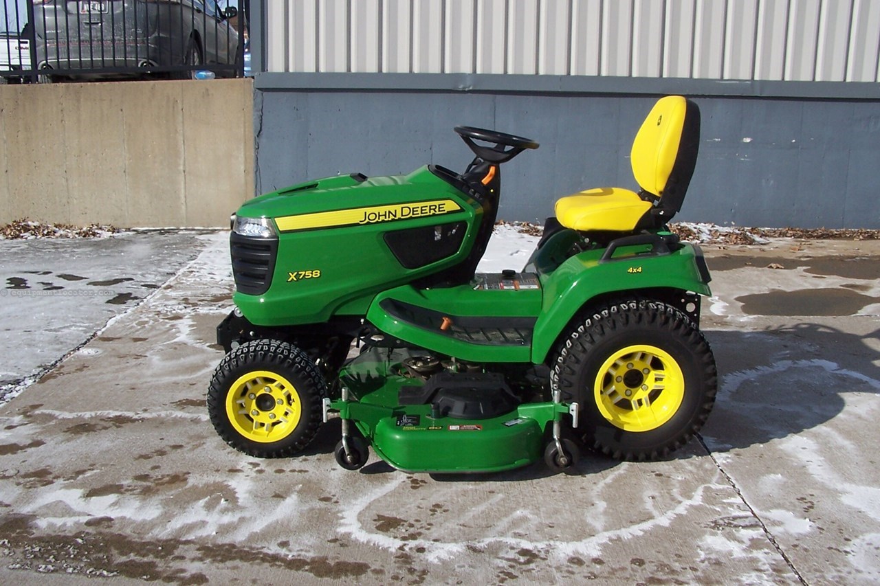 2023 John Deere X758 Image 2