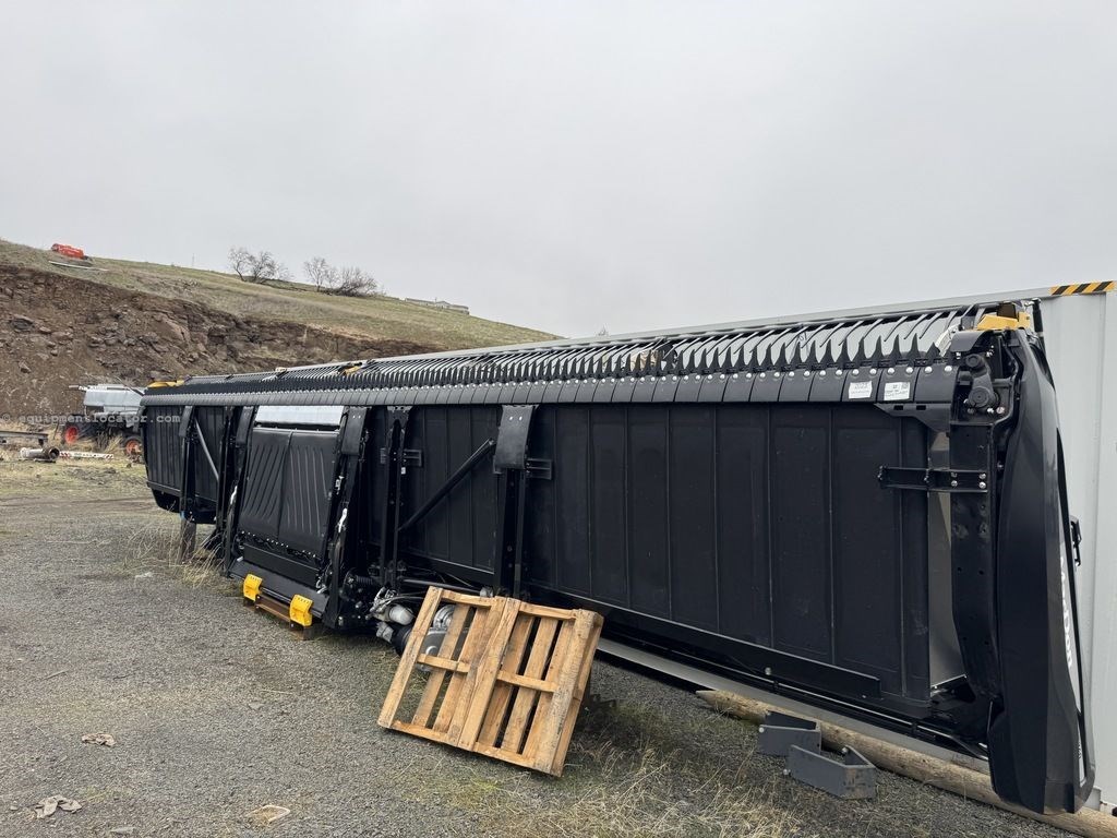 2025 MacDon FD2 Plus Series FlexDraper® 12.5 M Image 2