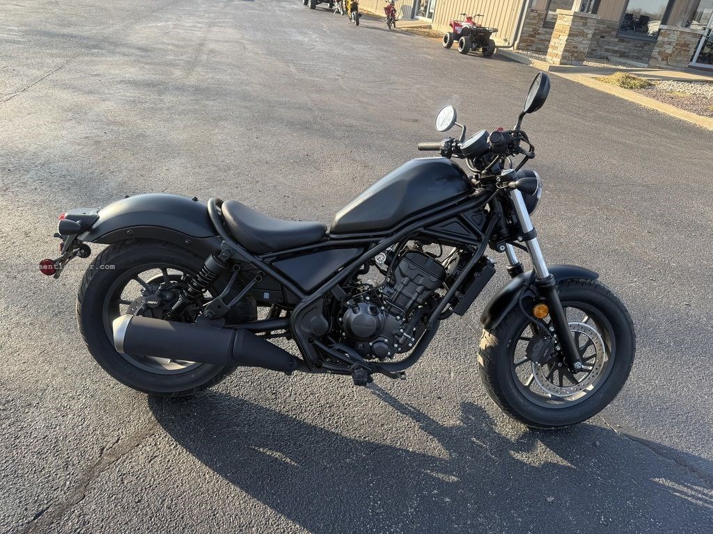 2025 Honda Rebel 300 Image 4