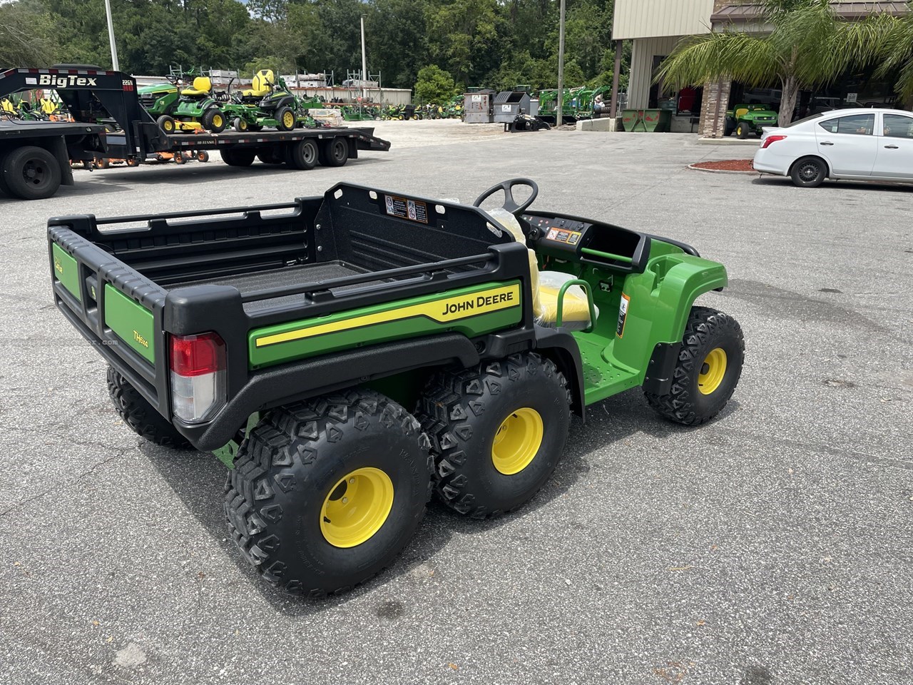 2025 John Deere THD Image 3