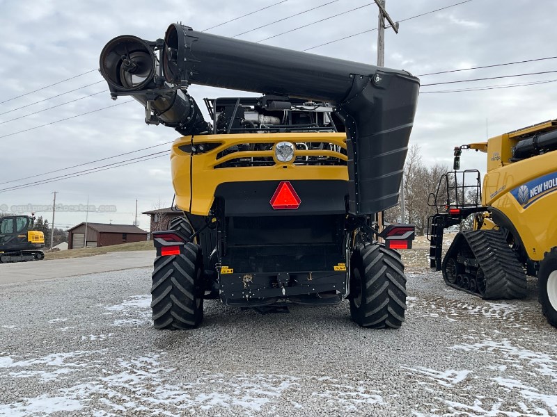 2025 New Holland CR10 Image 5