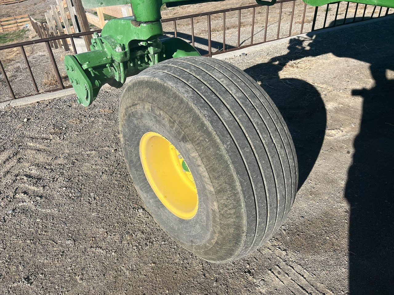 2020 John Deere W235 Image 26