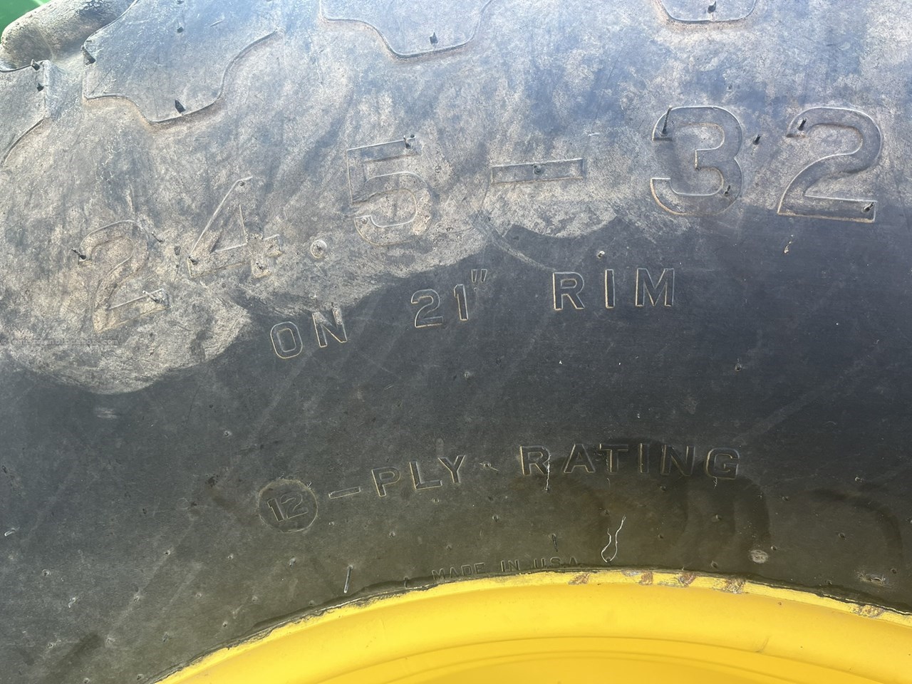 2020 John Deere W235 Image 28