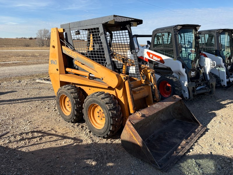 2001 Case 1840 Image 2