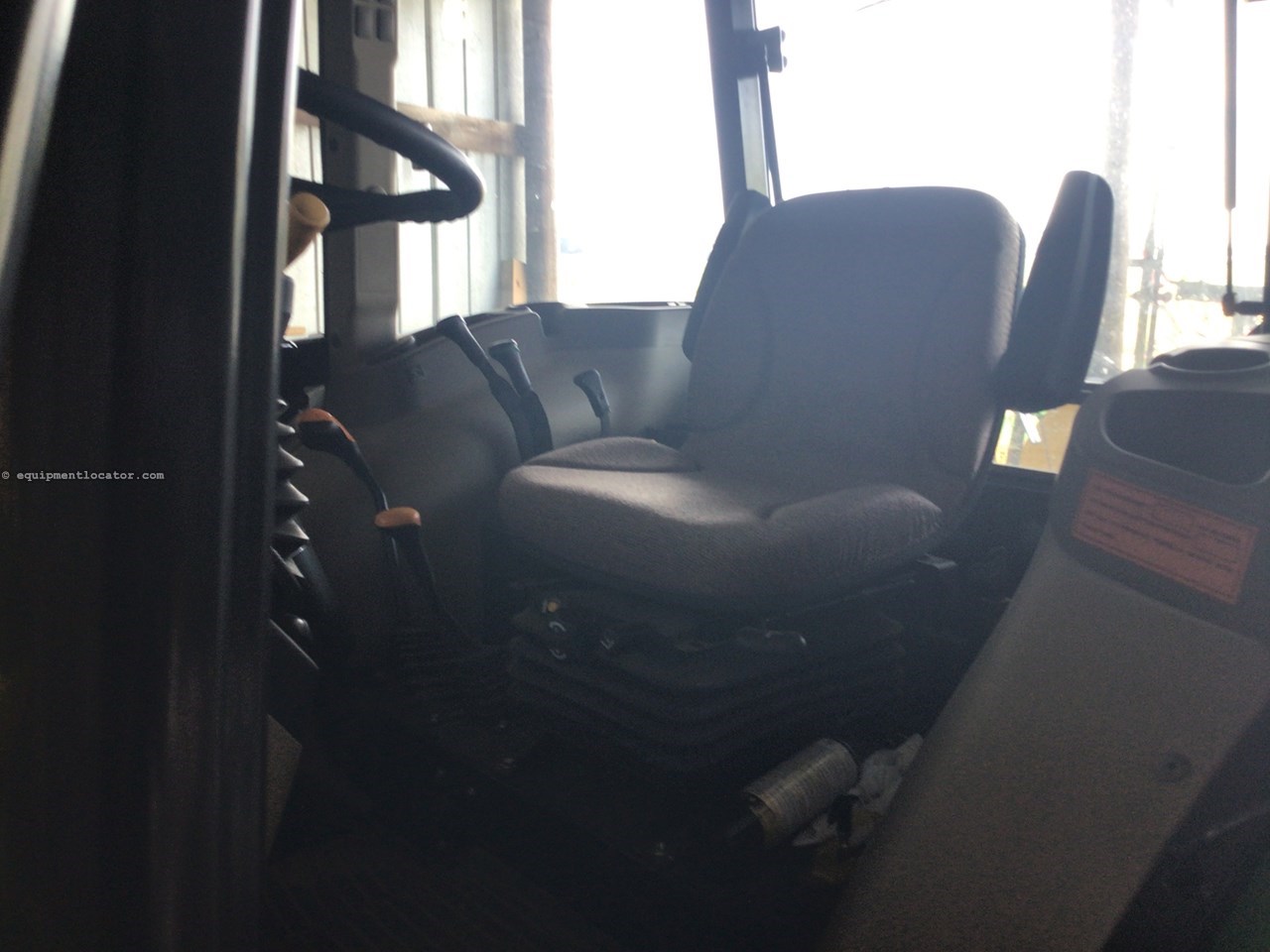 2014 John Deere 5075E Image 11