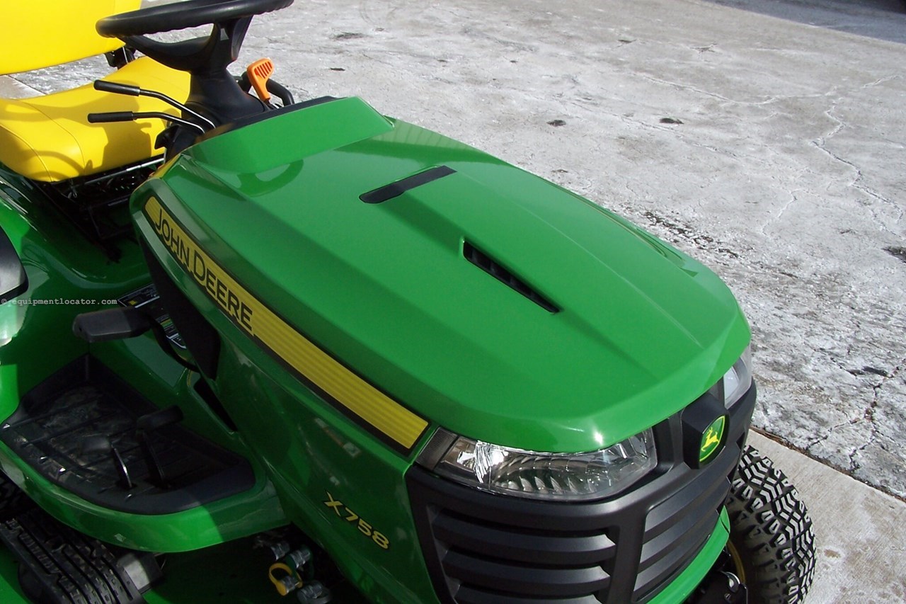 2025 John Deere X758 Image 10