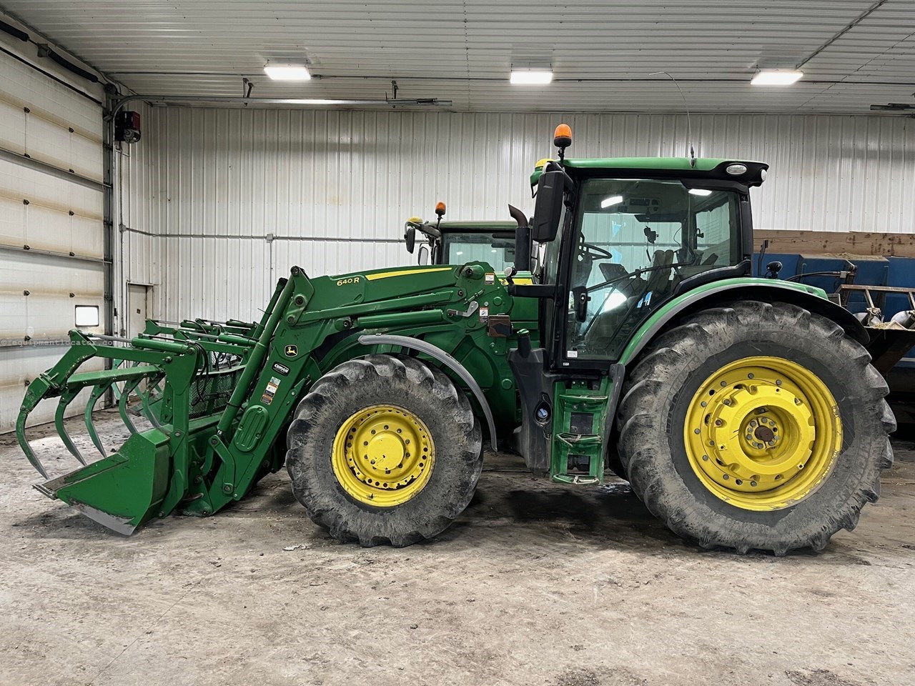 2019 John Deere 6155R Image 4
