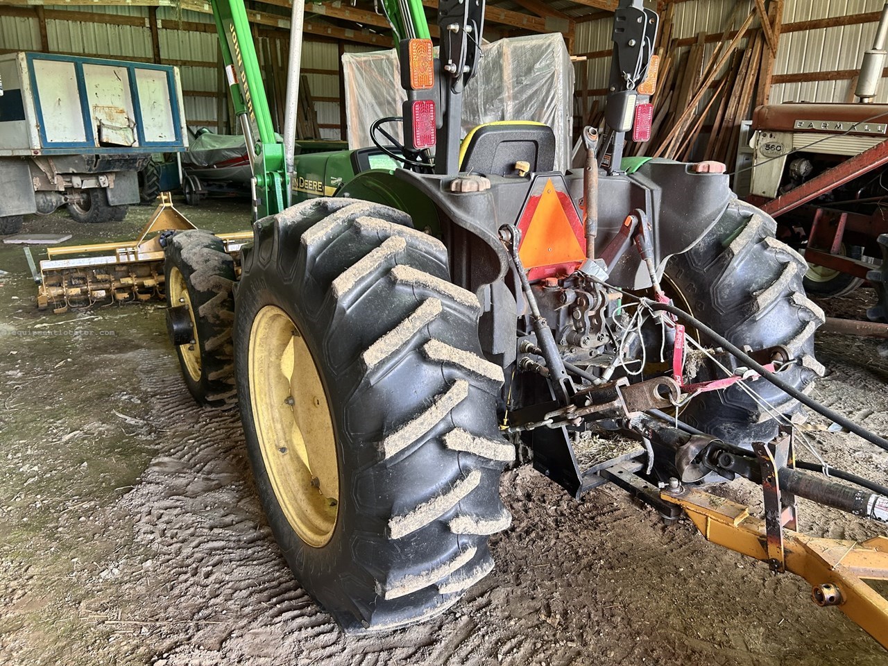 2004 John Deere 5205 Image 3