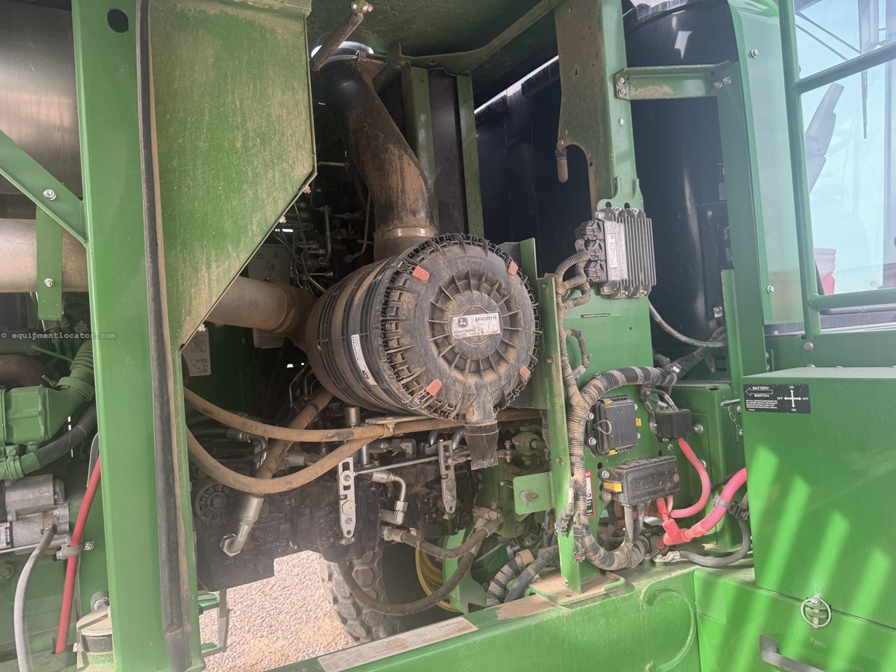 2022 John Deere W200M Image 13