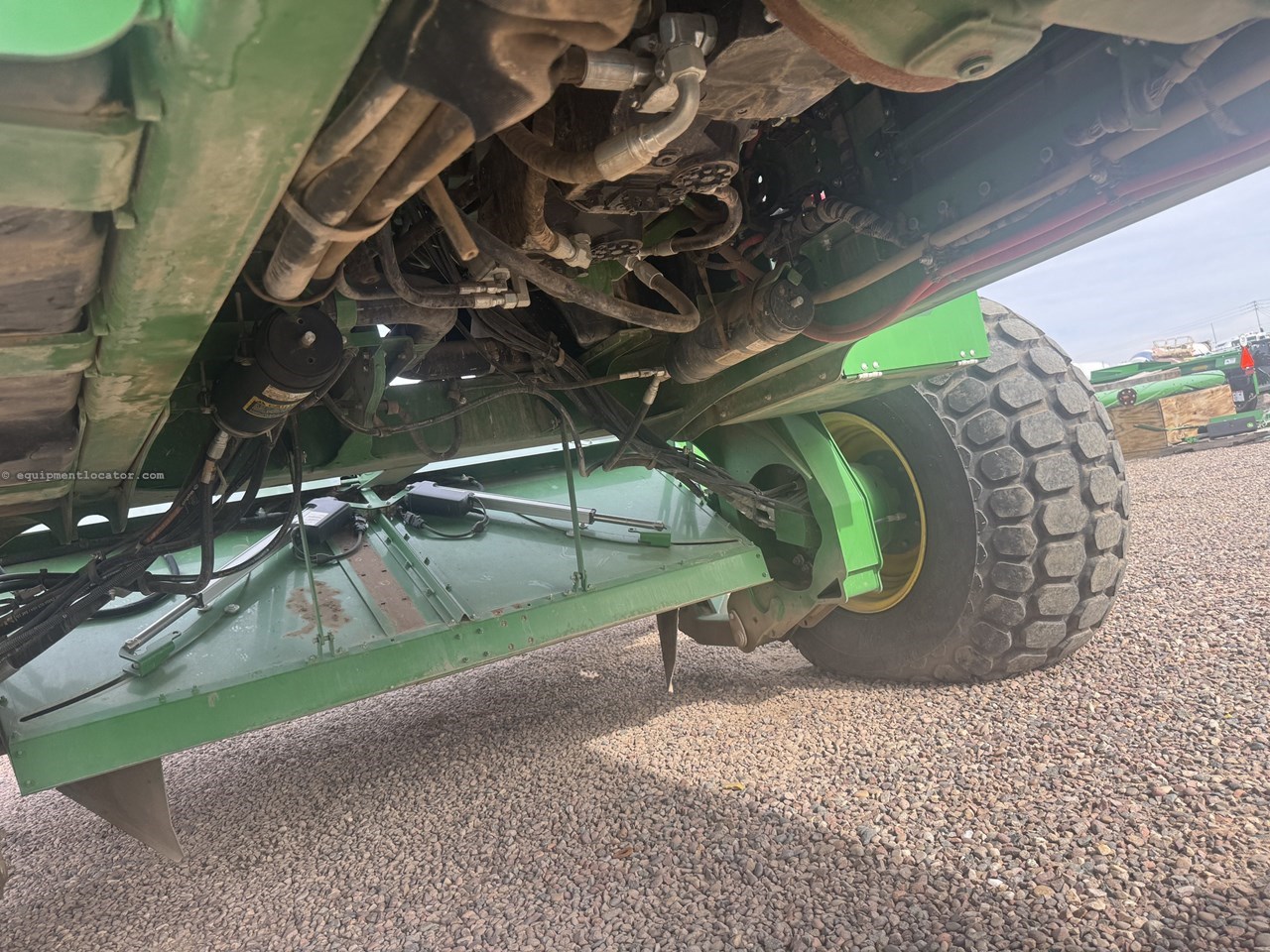 2022 John Deere W200M Image 16