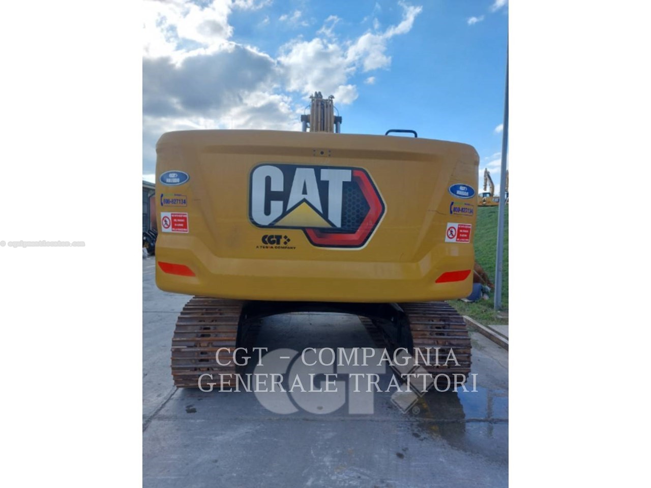 2021 Caterpillar 330 GC Image 4
