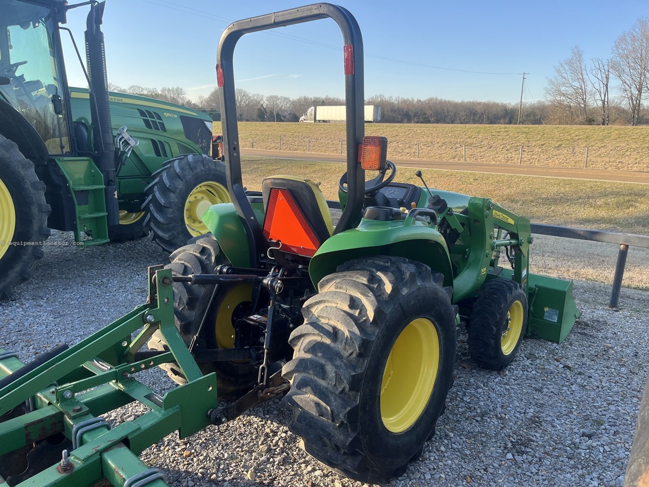 2013 John Deere 3038E Image 4