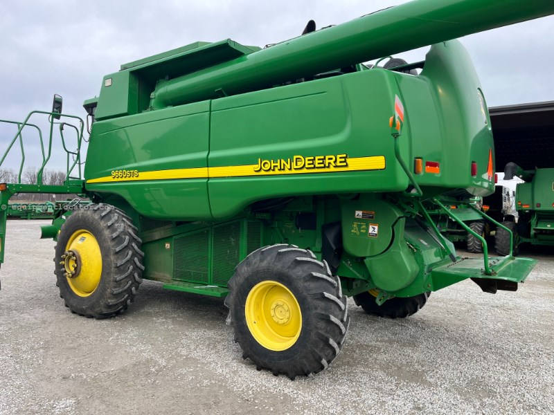 2005 John Deere 9660STS Image 4