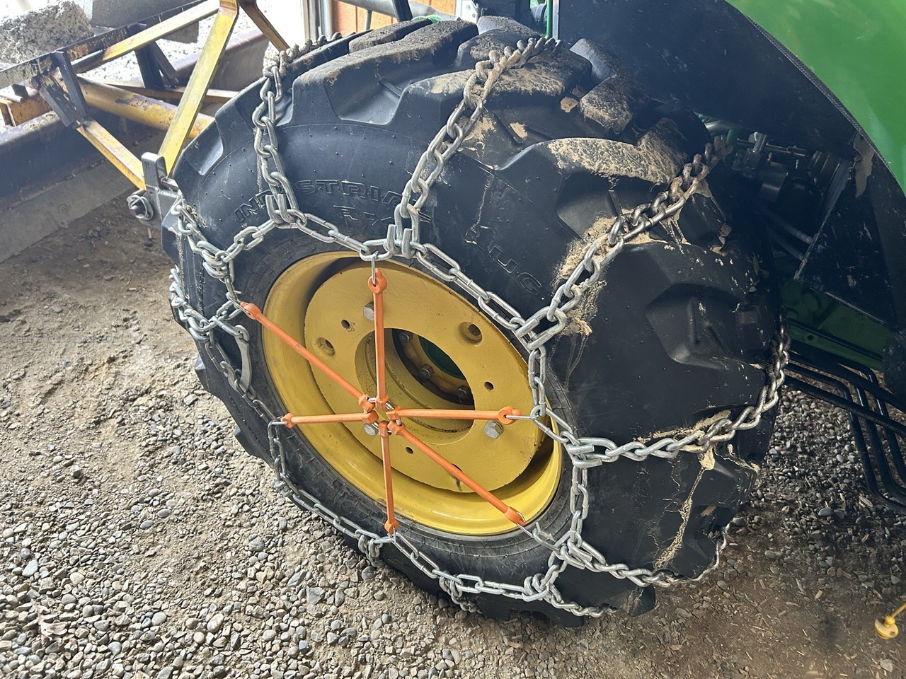 2014 John Deere 3046R Image 10