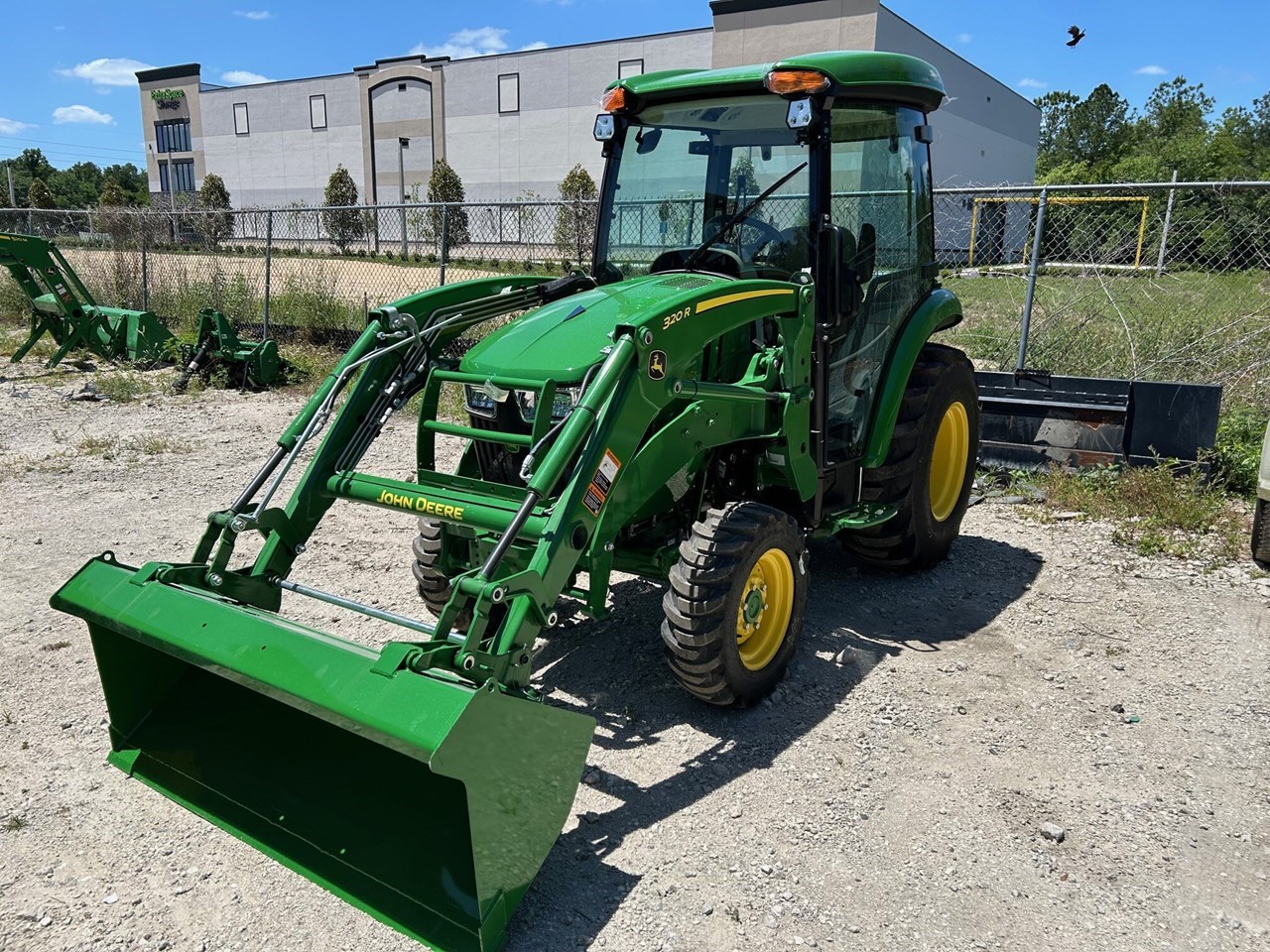 2026 John Deere 3033R Image 6