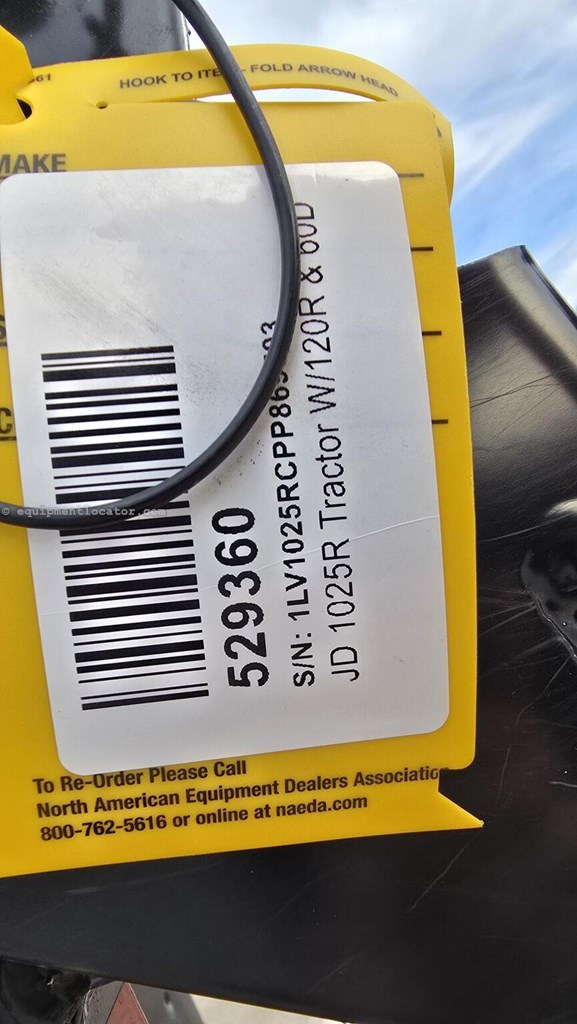 2023 John Deere 1025R Image 6